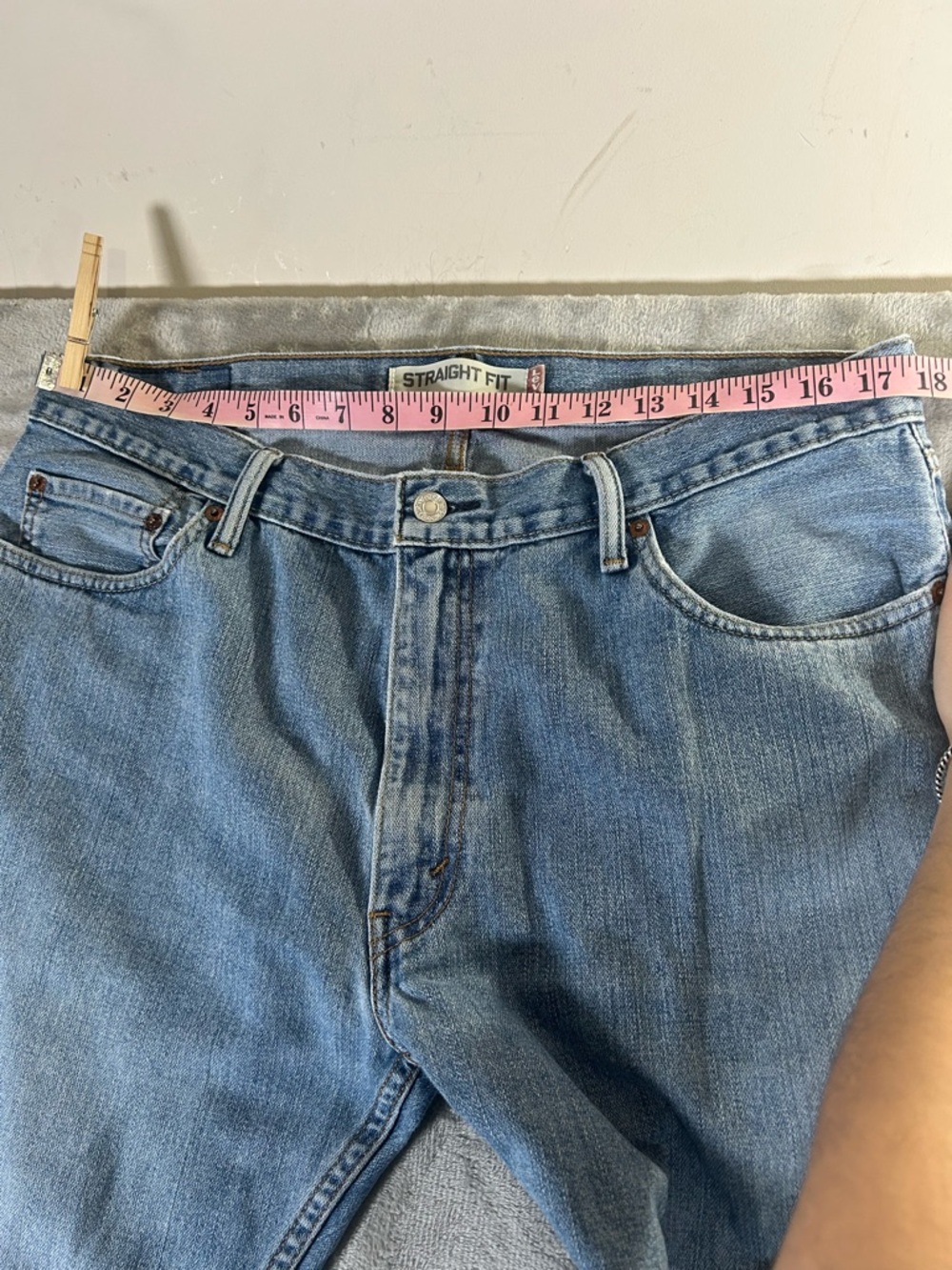 Levi’s 505 Men's Light Blue Straight-Leg Jeans - Picture 10 of 11